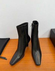 Женские ботильоны Saint Laurent черные