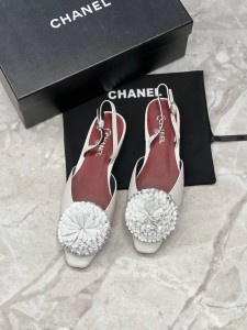 Женские боссоножки Chanel белые