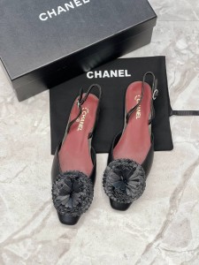 Женские боссоножки Chanel белые