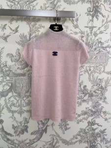 Женская кофта Chanel розовая