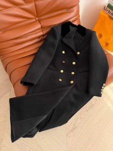 Женское пальто Valentino черное