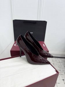 Женские туфли Gucci бордовые