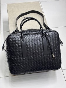 Мужской портфель Bottega Veneta черный