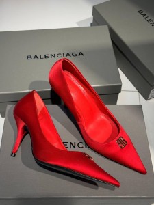 Женские туфли Balenciaga красные