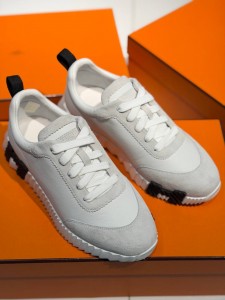 Женские кроссовки Hermes