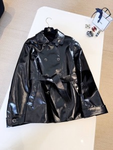 Женская лаковая куртка Chanel черная Женская лаковая куртка Chanel черная