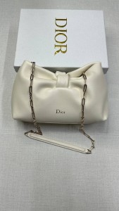 Женская сумка Christian Dior белая Женская сумка Christian Dior белая