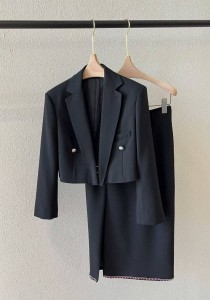 Женский костюм Chanel черный