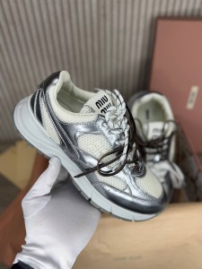 Женские кроссовки Miu Miu