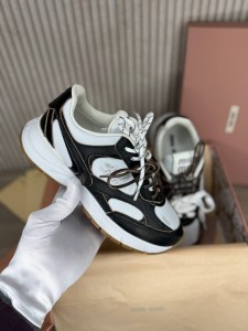 Женские кроссовки Miu Miu