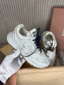 Женские кроссовки Miu Miu белые