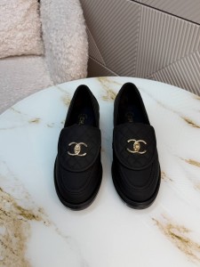 Женские лоферы Chanel черные