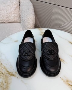 Женские лоферы Chanel черные