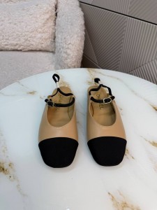 Женские сабо Chanel бежевые