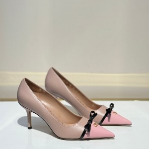 Женские туфли Valentino розовые