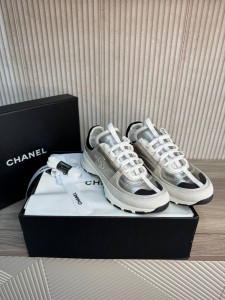 Женские кроссовки Chanel