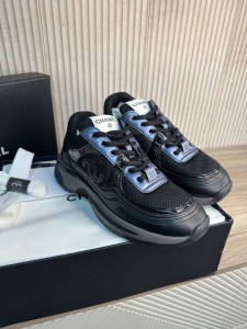 Женские кроссовки Chanel