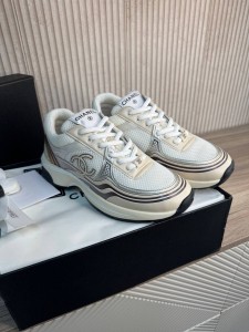 Женские кроссовки Chanel