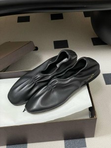 Женские балетки Alaia черные