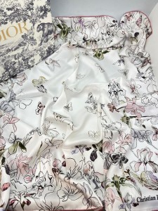 Женский платок Christian Dior