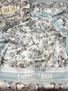 Женский платок Christian Dior