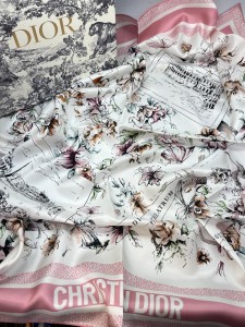 Женский платок Christian Dior