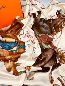 Женский платок Hermes Женский платок Hermes