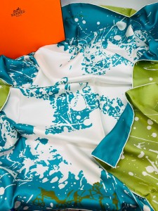 Женский платок Hermes Женский платок Hermes