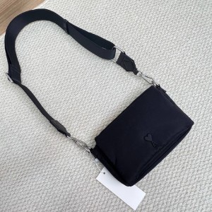 Сумка мессенджер Ami Сумка мессенджер Ami