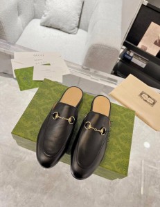 Женские мюли Gucci