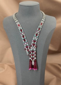 Женское колье Cartier