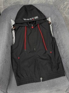 Мужская жилетка Kiton