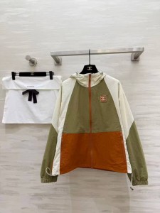 Женская ветровка Chanel