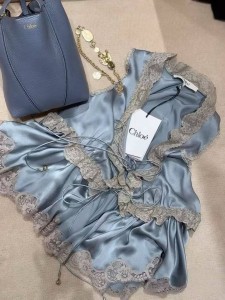 Женский топ Chloe