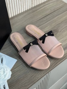 Женские шлепанцы Chanel розовые