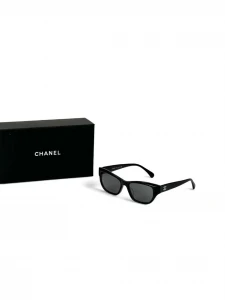 Солнцезащитные очки Chanel