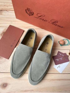 Мужские замшевые лоферы Loro Piana серые