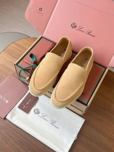 Мужские лоферы Loro Piana персиковые