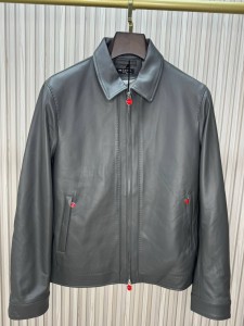 Мужская  кожаная куртка Kiton серая