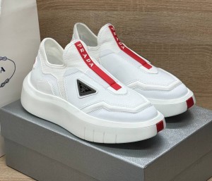 МУЖСКИЕ БЕЛЫЕ КРОССОВКИ PRADA