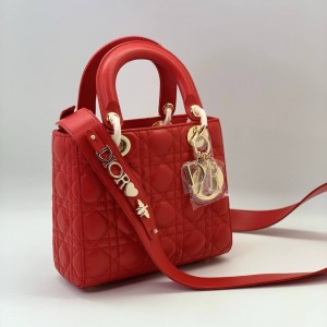 КОЖАНАЯ СУМКА CHRISTIAN DIOR LADY SMALL КРАСНАЯ С ЗОЛОТОМ 20 СМ