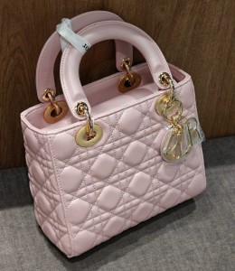 КОЖАНАЯ СУМКА CHRISTIAN DIOR LADY SMALL 20 СМ