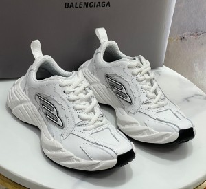 ЖЕНСКИЕ КОЖАНЫЕ КРОССОВКИ BALENCIAGA MONDAY SHOE БЕЛЫЕ