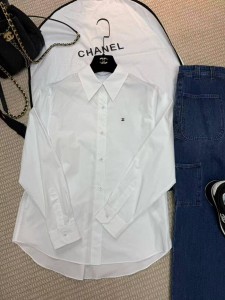 Женская рубашка Chanel белая