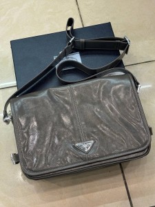 Сумка Prada leather shoulder bag