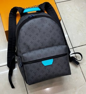 Рюкзак Discovery PM Louis Vuitton