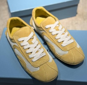 КРОССОВКИ PRADA MONTECARLO RE-EDITION 2005 ИЗ ЗАМШИ И НЕЙЛОНА RE-NYLON ЖЕЛТЫЕ