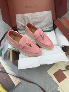 ЖЕНСКИЕ РОЗОВЫЕ ЗАМШЕВЫЕ ЛОФЕРЫ LORO PIANA