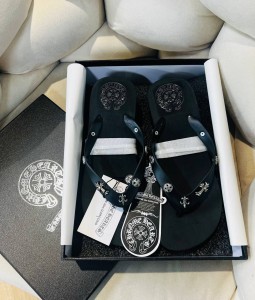 ЖЕНСКИЕ ШЛЕПАНЦЫ CHROME HEARTS ЧЕРНЫЕ