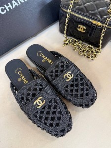 ЖЕНСКИЕ МЮЛИ CHANEL ЧЕРНЫЕ